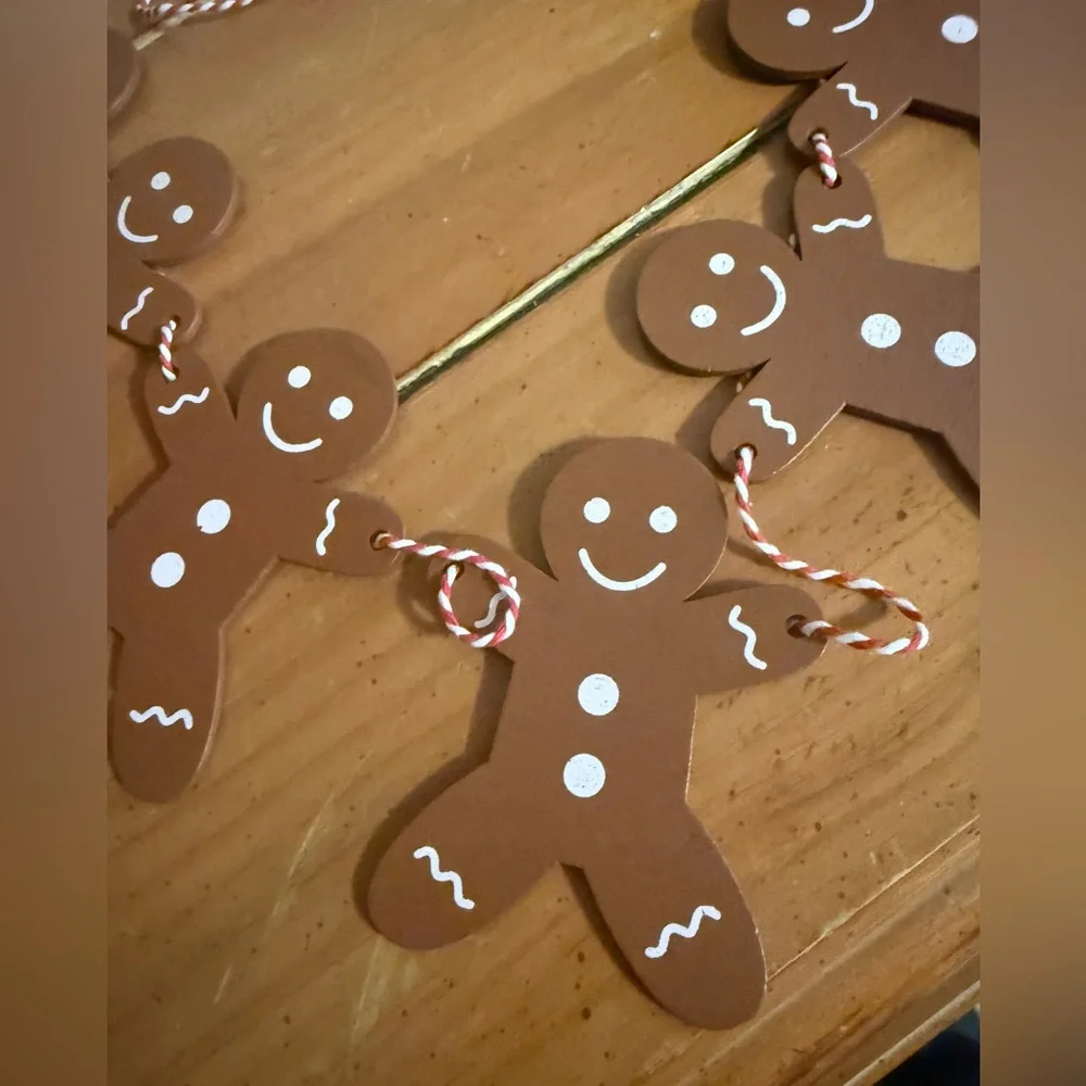 Plastic Gingerbread Man Garland